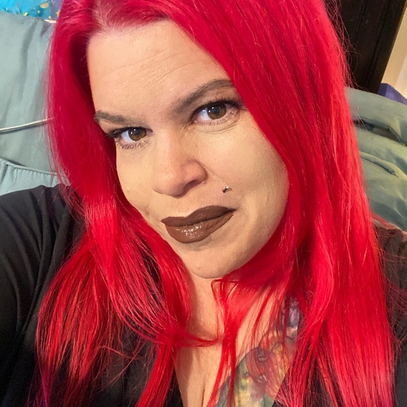 Meet your Posher, Holly - Picture 3 of 4